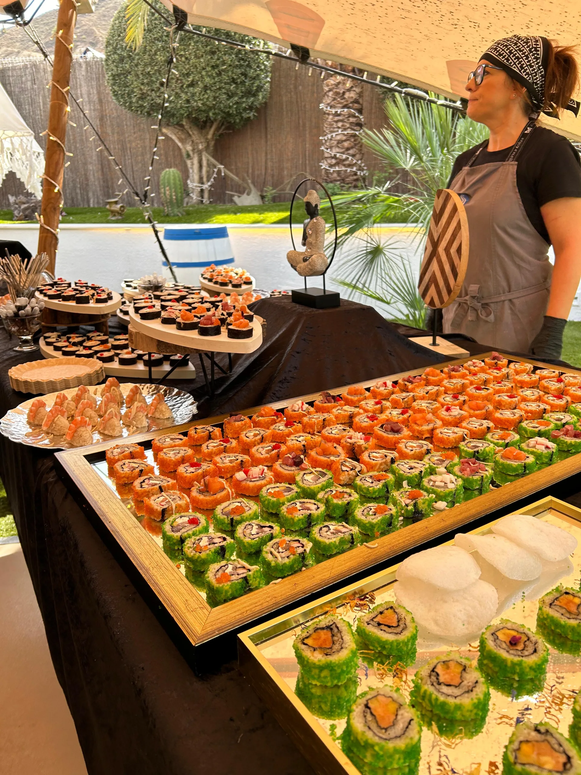 Estación de sushi fresco en vivo