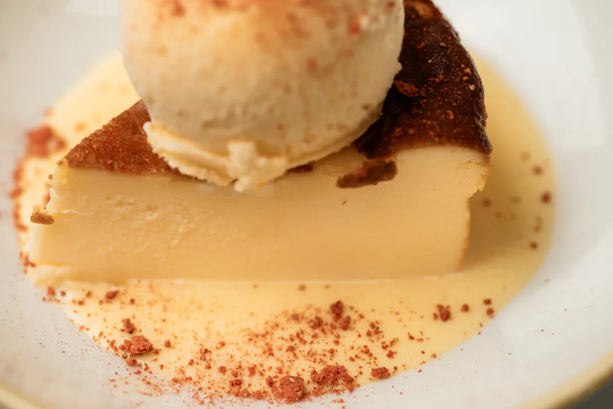 Tarta de la Viña con helado de vainilla