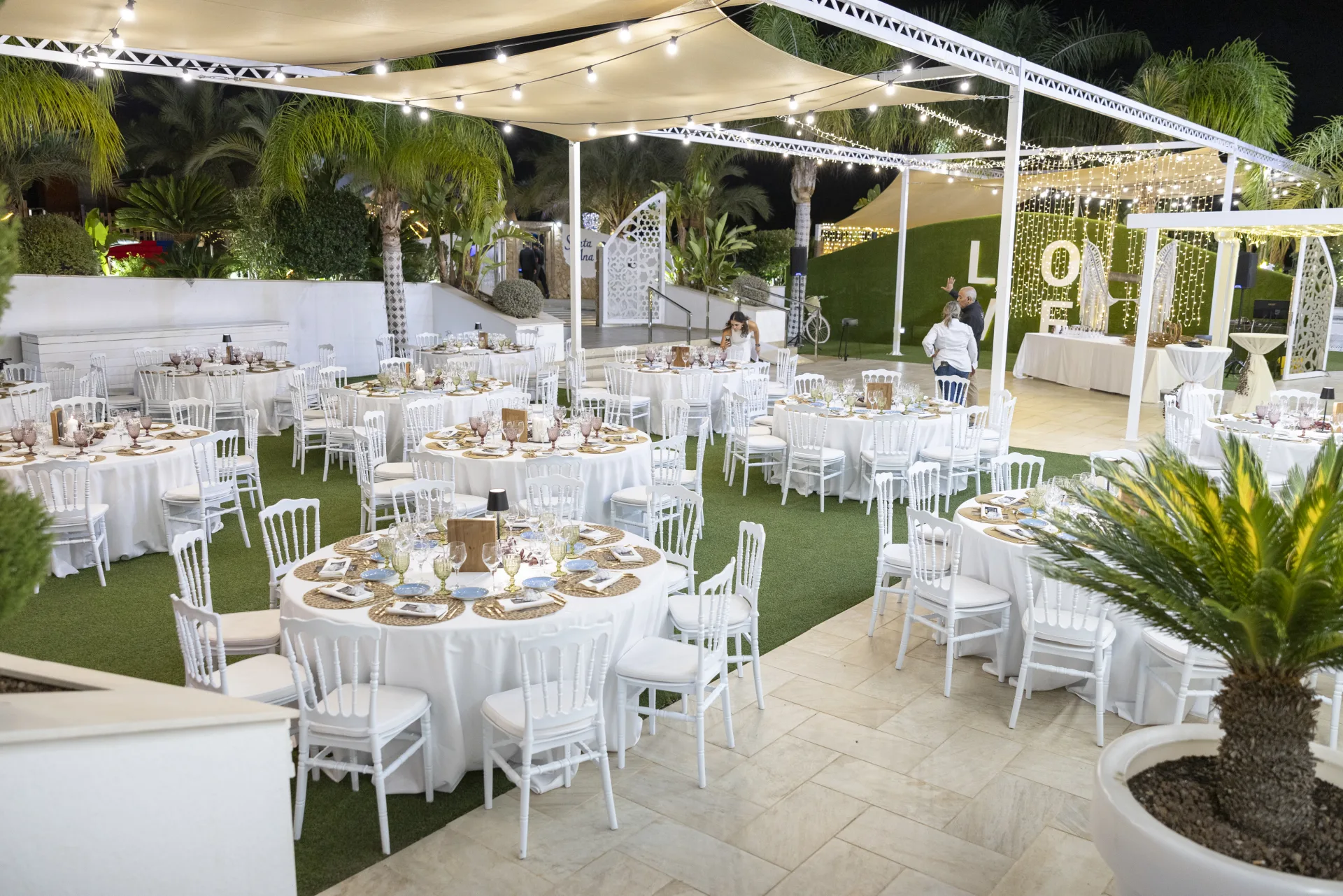 Zona de persianas decorada para ceremonia civil